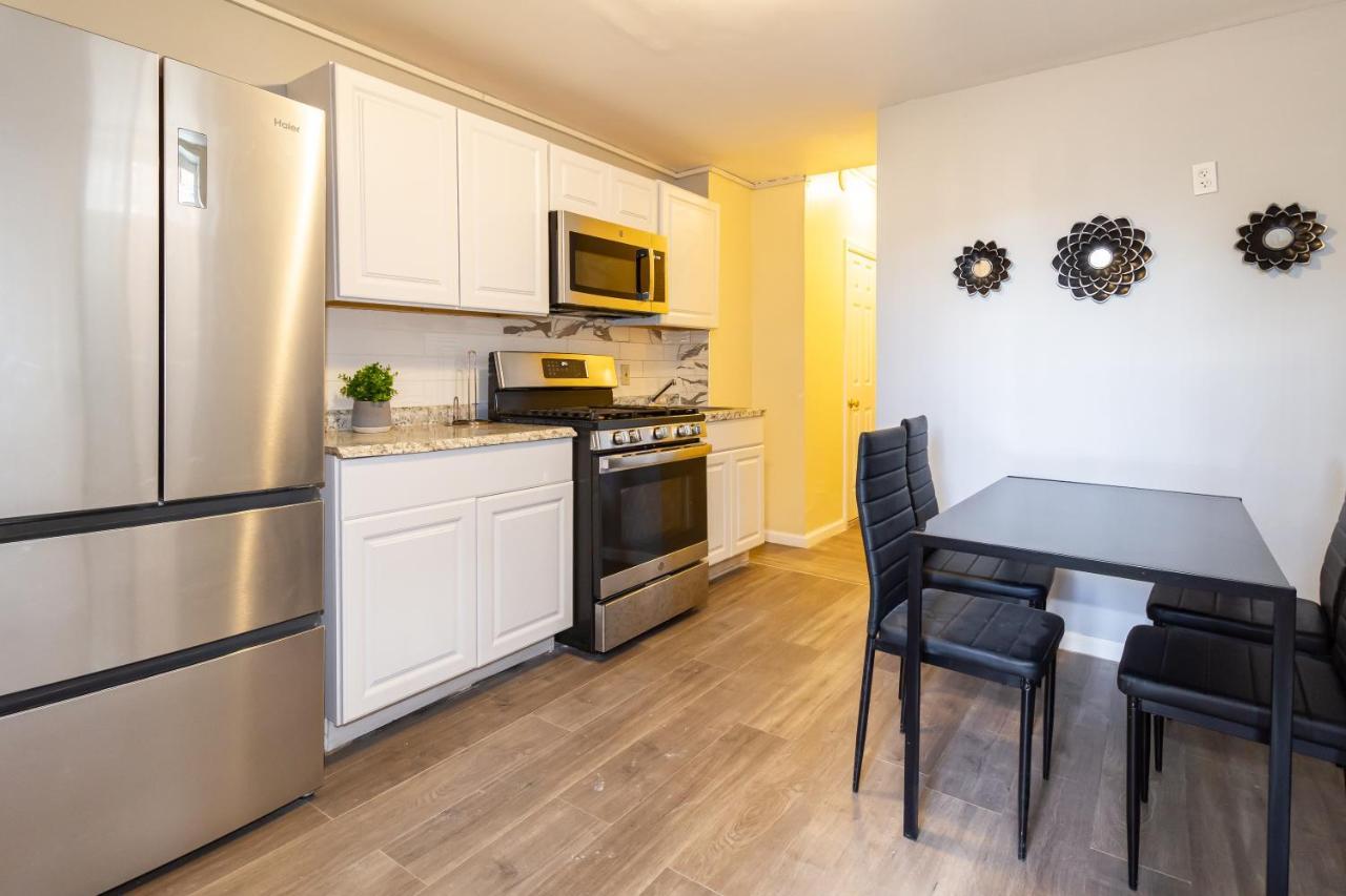 Cozy Shack 1 Bedroom Studio With Sofa And Full Kitchen In Elmhurst Ny 뉴욕 외부 사진